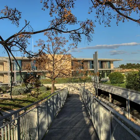 Nikola Luxury Senia *